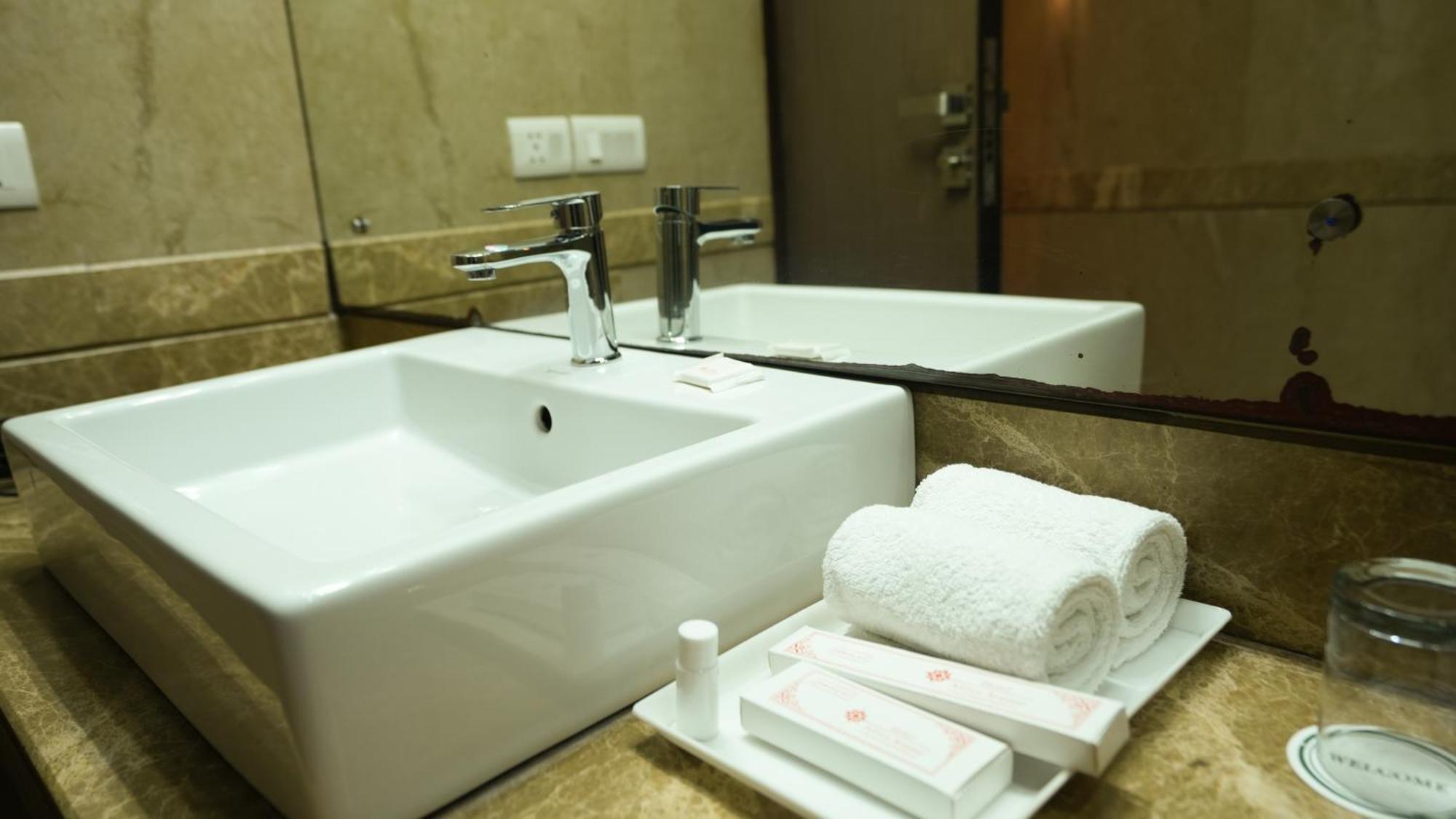 Africa Avenue - Greater Kailash 1